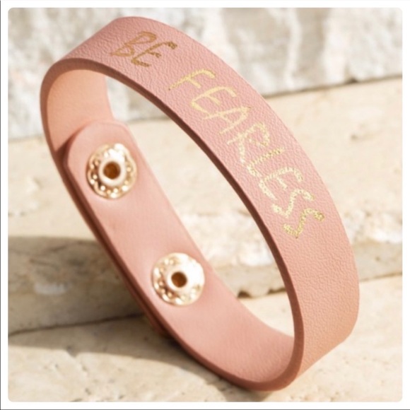 “BE FEARLESS “ BOHO BEAUTIFUL FAUX LEATHER BRACELET NWT - Picture 1 of 4